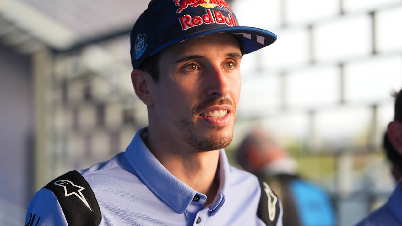 Álex Márquez, frustrado tras el toque con Di Giannantonio: ''No tiene sentido cruzar así las trayectorias''