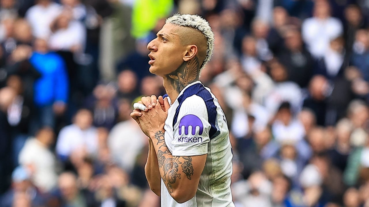 Crisis total en el Tottenham: a un paso del descenso tras caer ante un rival directo