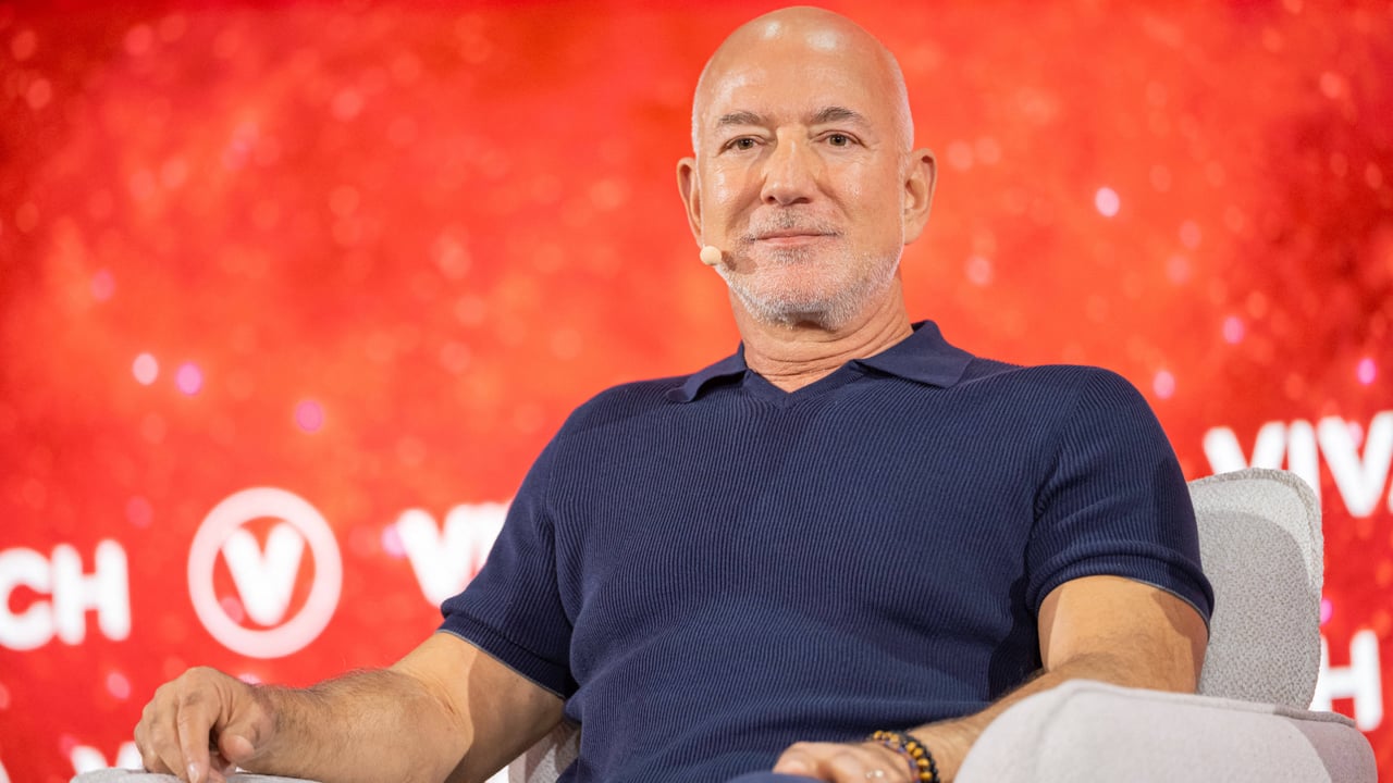 Jeff Bezos, fundador de Amazon, se convierte en accionista del Liverpool