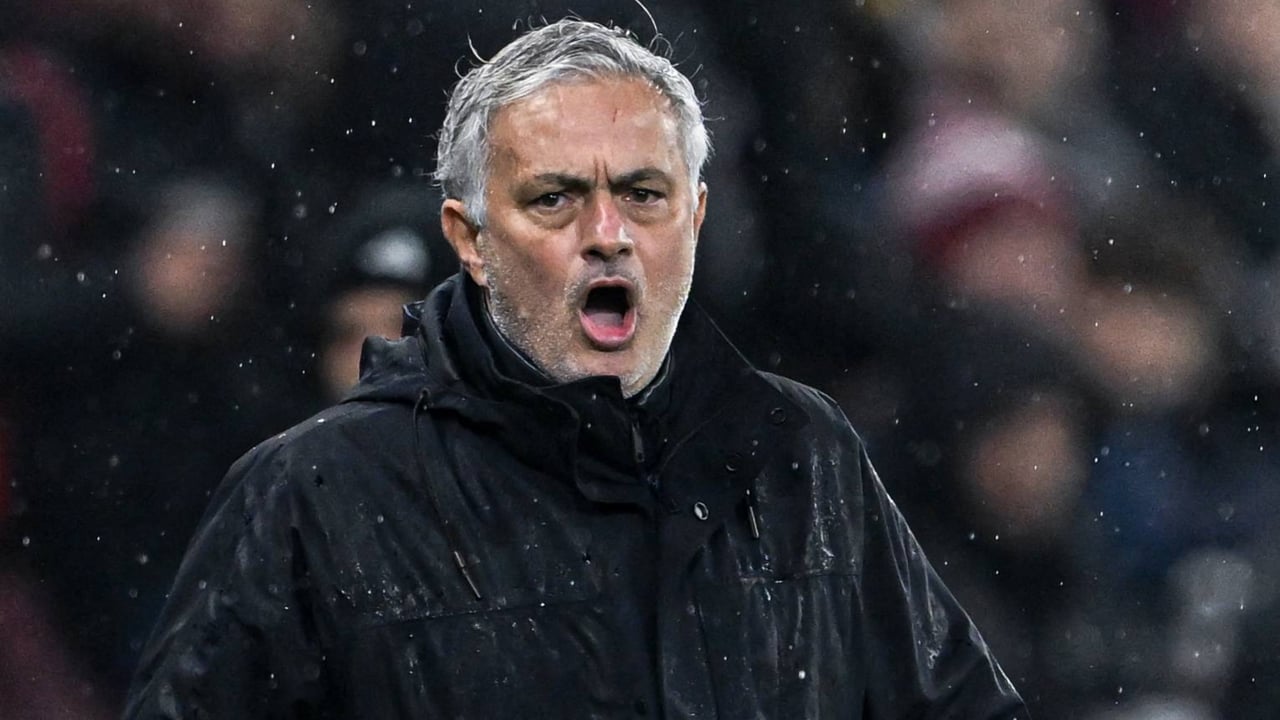 Mourinho estalla contra sus jugadores y señala a Aouar