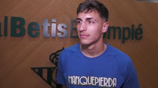 Facundo Bernal luce nuevo dorsal y explica su paciencia con el Betis: "¡Esperé mucho tiempo!" 