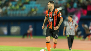 Édgar Méndez, ex de Tenerife, Granada, Almería y Deportivo Alavés, arrasa en la exótica Tailandia