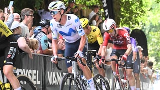 El Movistar Team pasa a la acción y Carapaz da el bombazo