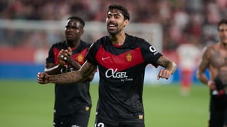 El Betis vigila a Samú Costa ante posibles salidas en el centro de campo