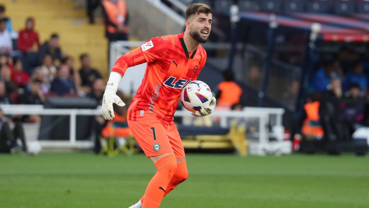 El Alavés apuntala su portería