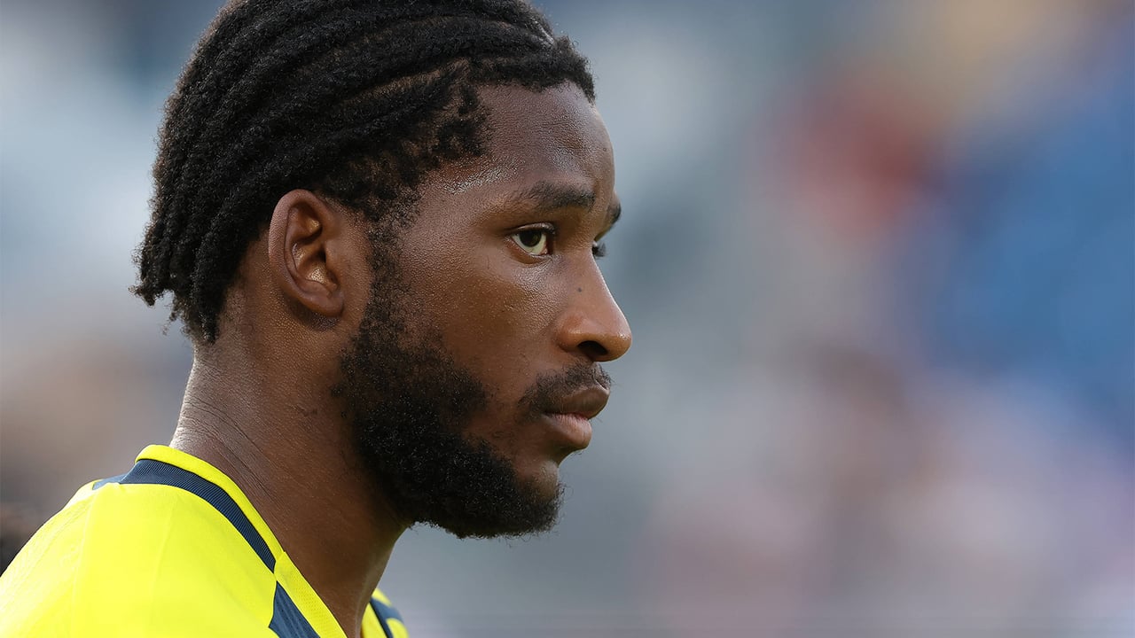 El Como irrumpe por Kambwala y pone en peligro la cesión del Villarreal a Osasuna