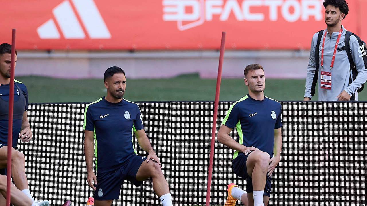 Avisa a Javier Aguirre