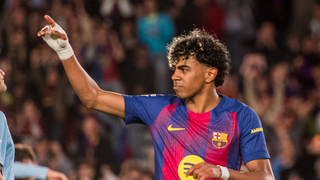 Lamine Yamal y Joao Cancelo, lesionados en una accidentada primera parte entre Barcelona y Celta de Vigo