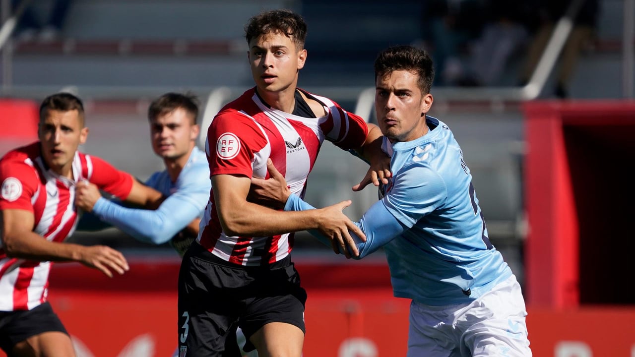 Se calienta el futuro de Manu Fernández