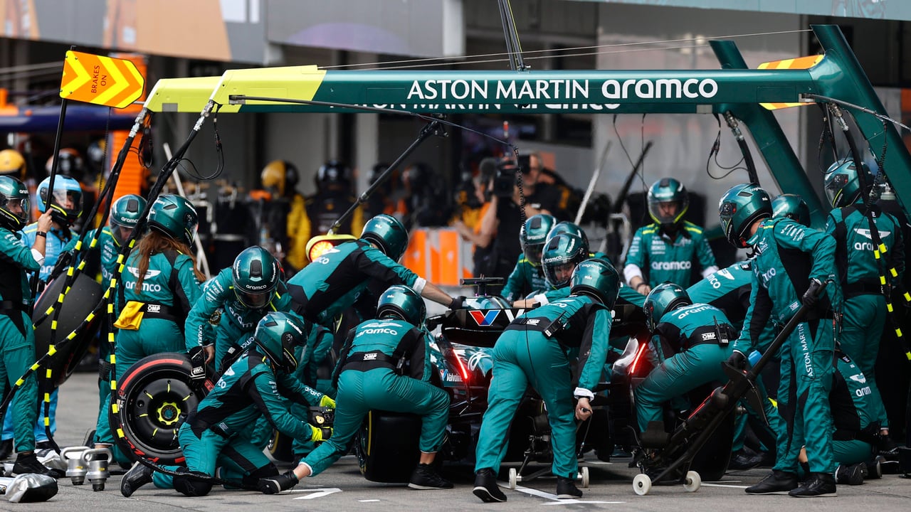 Aston Martin le pisa los talones a Red Bull