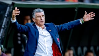 Mendilibar, destituido, y quien lo fichó, Cordón, a punto de volver al Olympiacos... y fichar a Imanol Alguacil