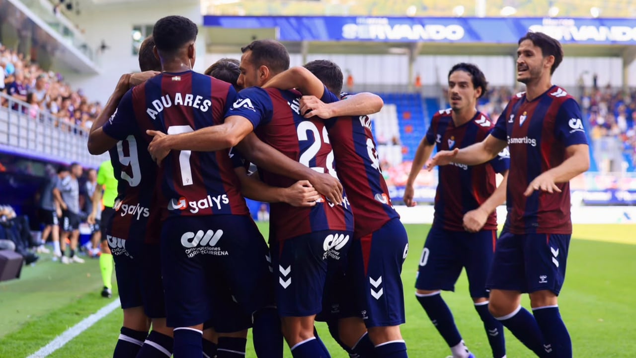 El Eibar vuela en casa, el Castellón se pone líder y el Almería se aprovecha del Cádiz en el derbi andaluz