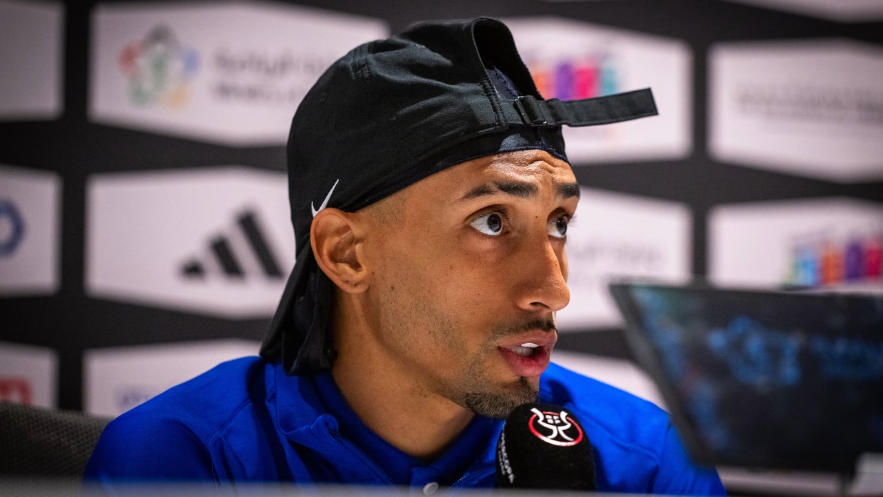 Raphinha lanza un dardo