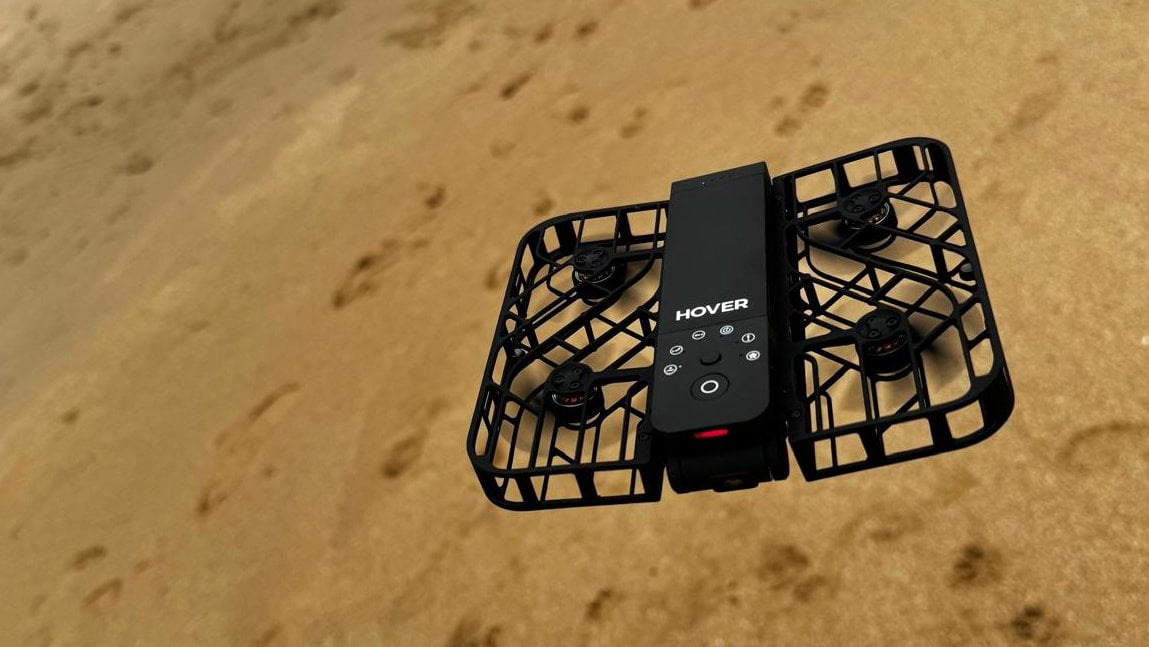 El dron con IA que cabe en el bolsillo y que te convertirá en un auténtico creador de contenidos