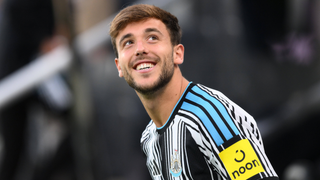 Otro golpe para la medular del Manchester City: Nico González firma por el Newcastle hasta 2031