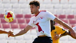 Álex Costa aprieta al Sevilla para que cumpla su promesa 