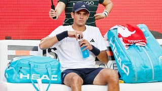 Rafa Jódar recoge el testigo de Carlos Alcaraz en el Conde de Godó y ya está en cuartos de final