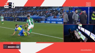 El audio del VAR del penalti anulado al Betis contra el Alavés: "Quiero ver qué hace el de verde"
