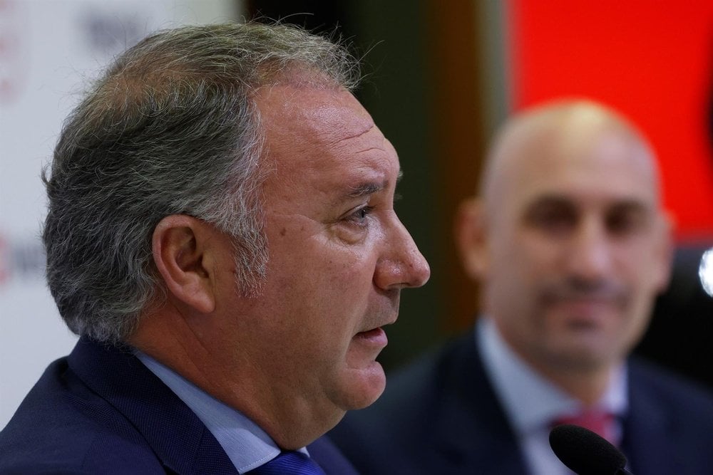 Medina explica el fuero de juego semiautomático y desvela el futuro de Mateu Lahoz