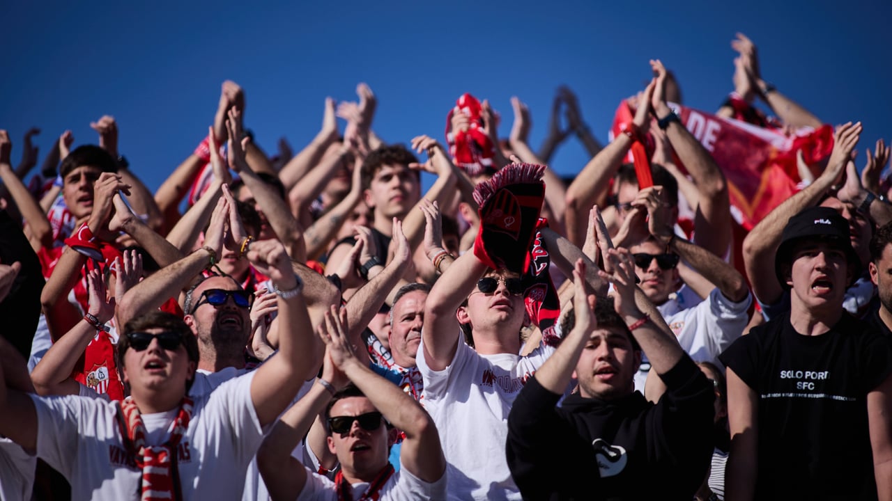 Euforia contenida en Nervión: 'planning' de la semana, esperanza por Suazo y dos escalones más por el leñero Djené