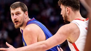 Nikola Jokic mete en un lío a Kevin Durant