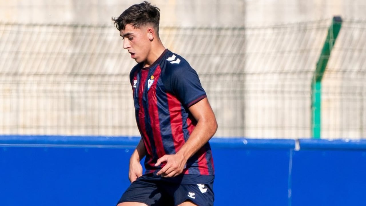 El Athletic anuncia el fichaje de un central