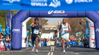 El Maratón de Sevilla vuelve a ser sinónimo de velocidad con un inesperado récord en categoría femenina