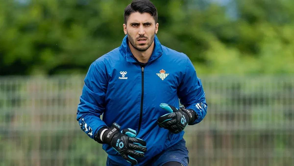 El Benfica va a por Rui Silva: su oferta y la respuesta del Betis