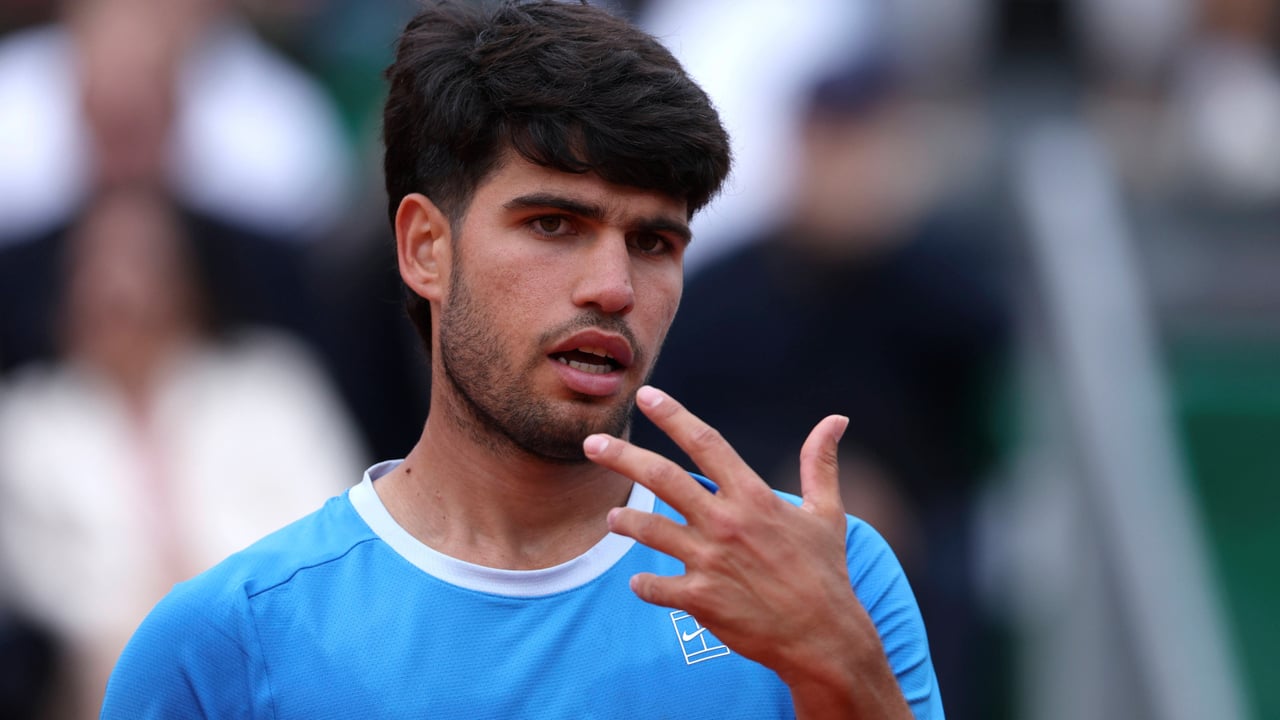Carlos Alcaraz termina muy tocado de la final de Montecarlo: "Toco madera para que no le pase nada a mi cuerpo"