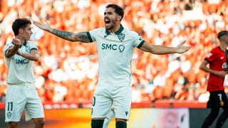 Álex Sola, jugador del Almería, se estrella con su coche y se va corriendo