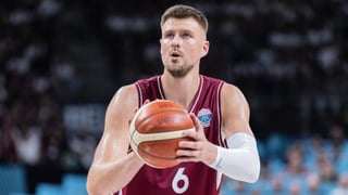 Kerr señala a la baja de Porzingis y forma el lío en los Warriors: "Ha sido un error estúpido"