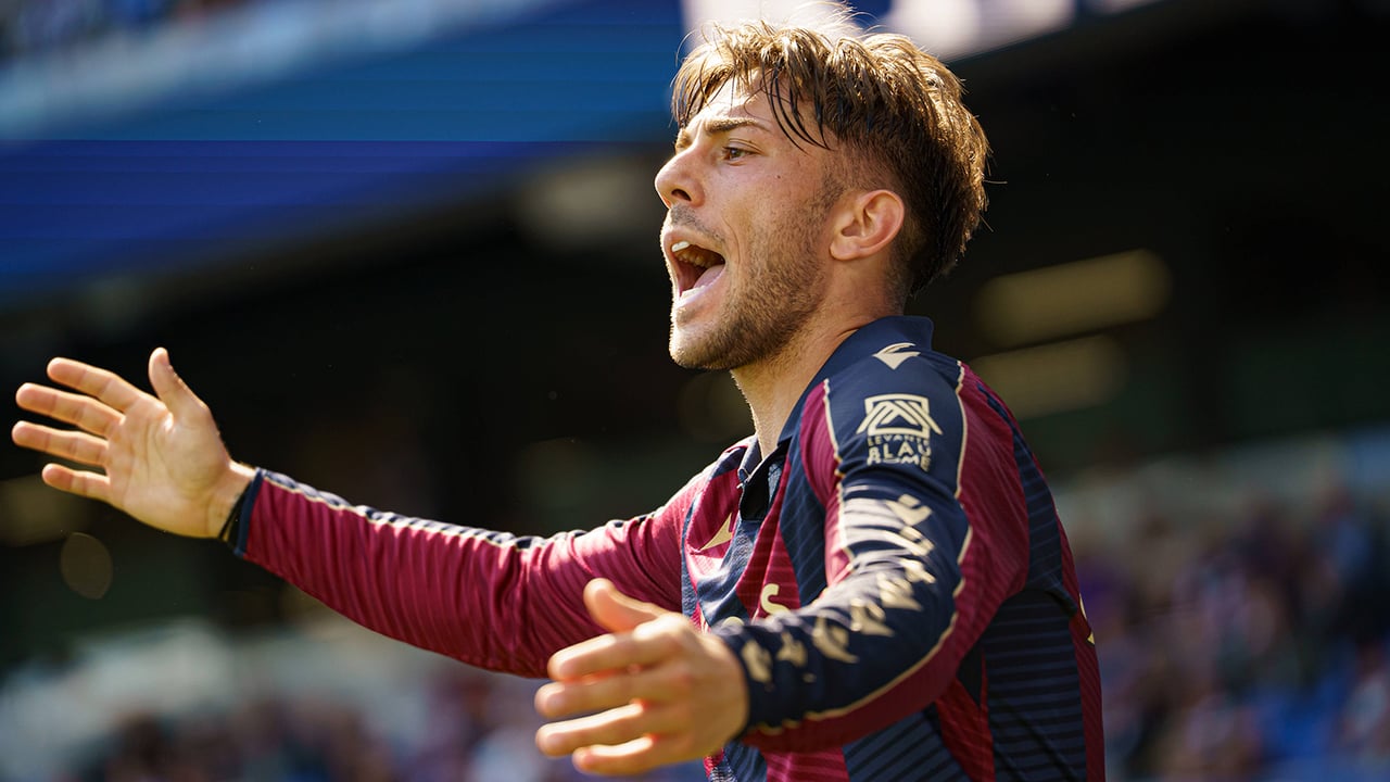 El Betis comunica a Iker Losada la decisión de Pellegrini para el proyecto de Champions