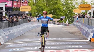 Jonas Vingegaard no hace amigos en el Giro de Italia