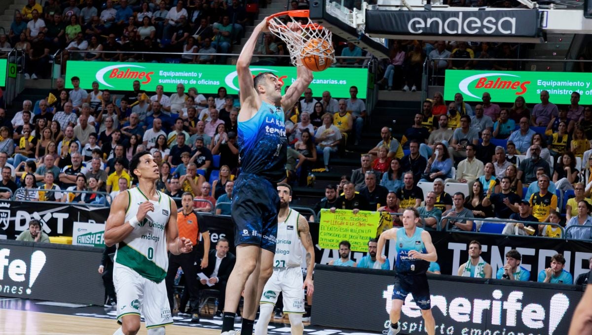 Unicaja presenta su renuncia