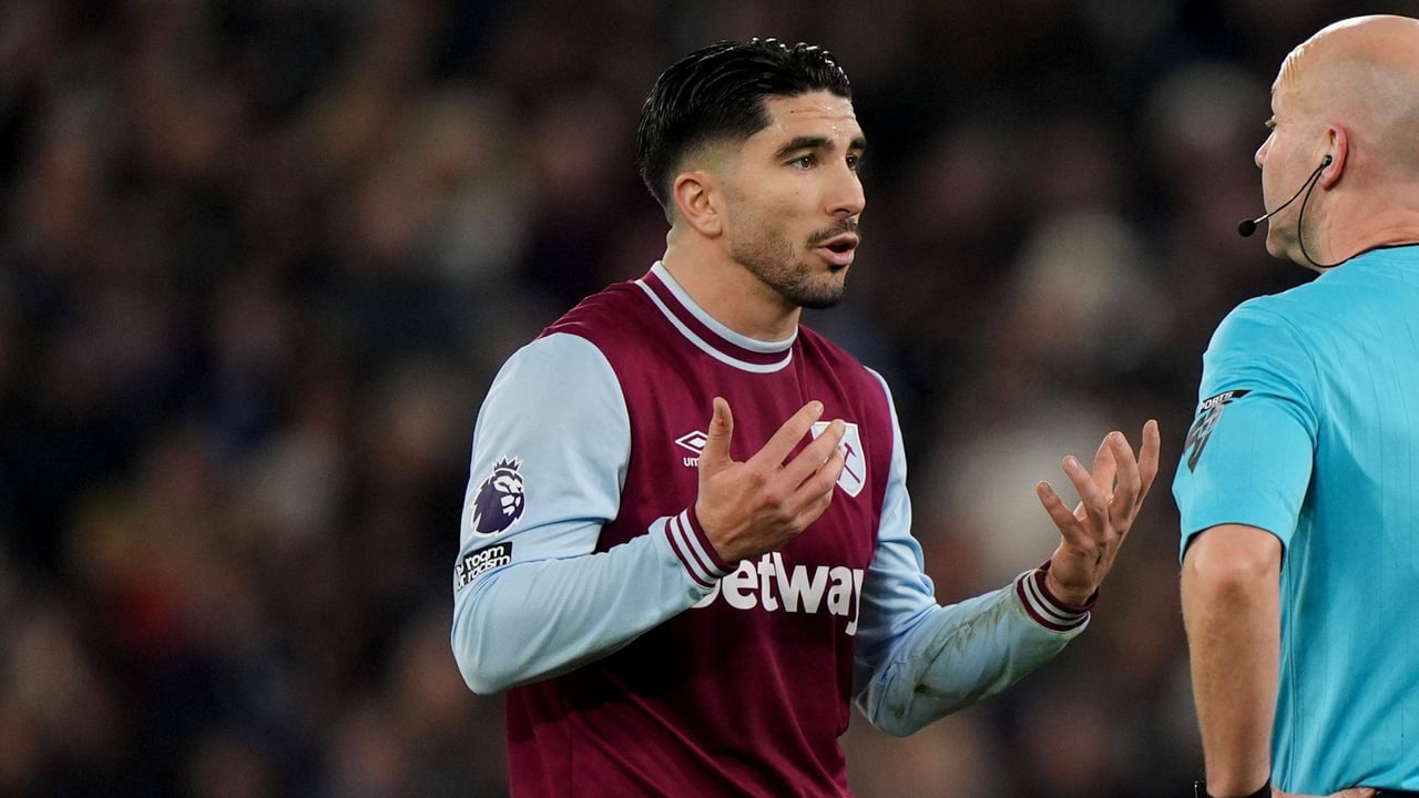 El Valencia felicita a su ex jugador Carlos Soler por su cumpleaños