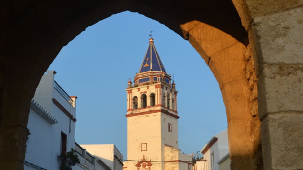 El pueblo mágico de la provincia de Sevilla con más placas solares de Andalucía