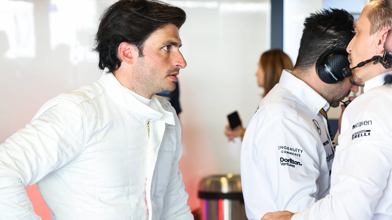 Carlos Sainz provoca un drama en Williams
