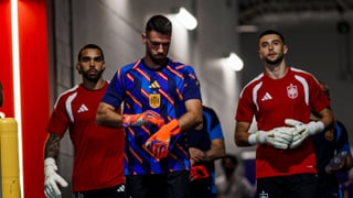 Unai Simón cierra bocas a base de récords con el escudo de España