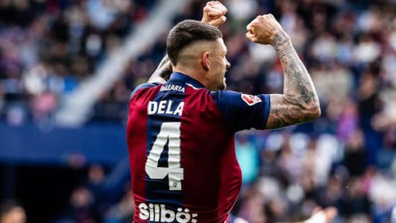 Dela se despide