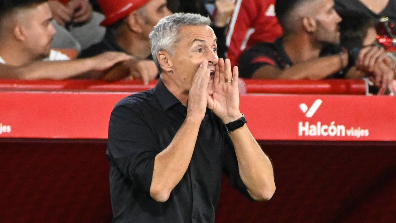 Fran Escribá le lleva la contraria a los que pedían su despido