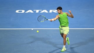 Carlos Alcaraz sobrevive a Khachanov y sigue soñando en Doha