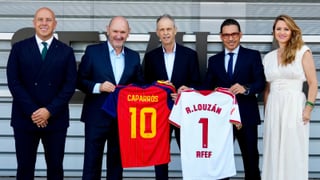 La RFEF y el Sevilla organizan un homenaje a Joaquín Caparrós en la previa del España - Croacia de la UEFA Nations League 