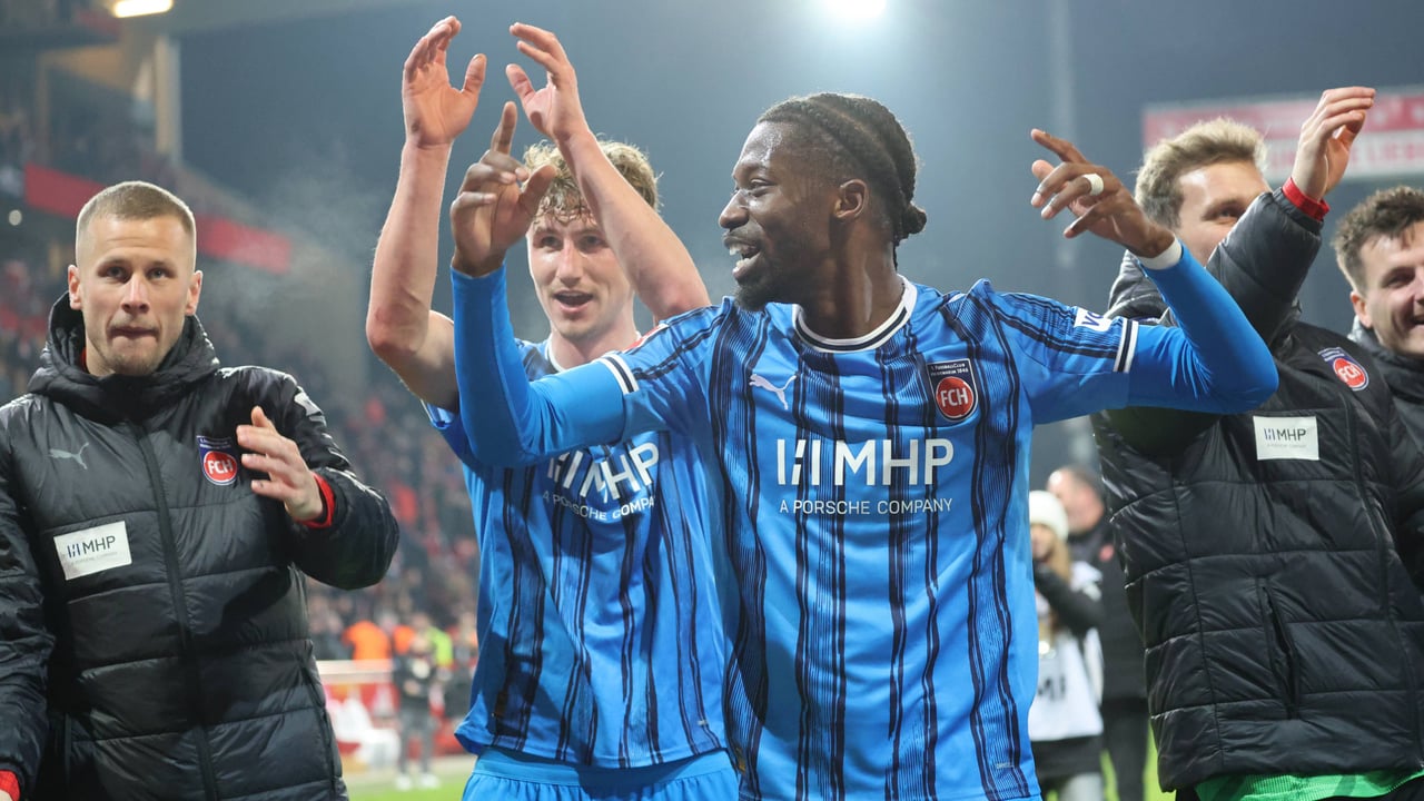 El Valencia apunta a la Bundesliga para reforzar su lateral derecho con una oportunidad de mercado