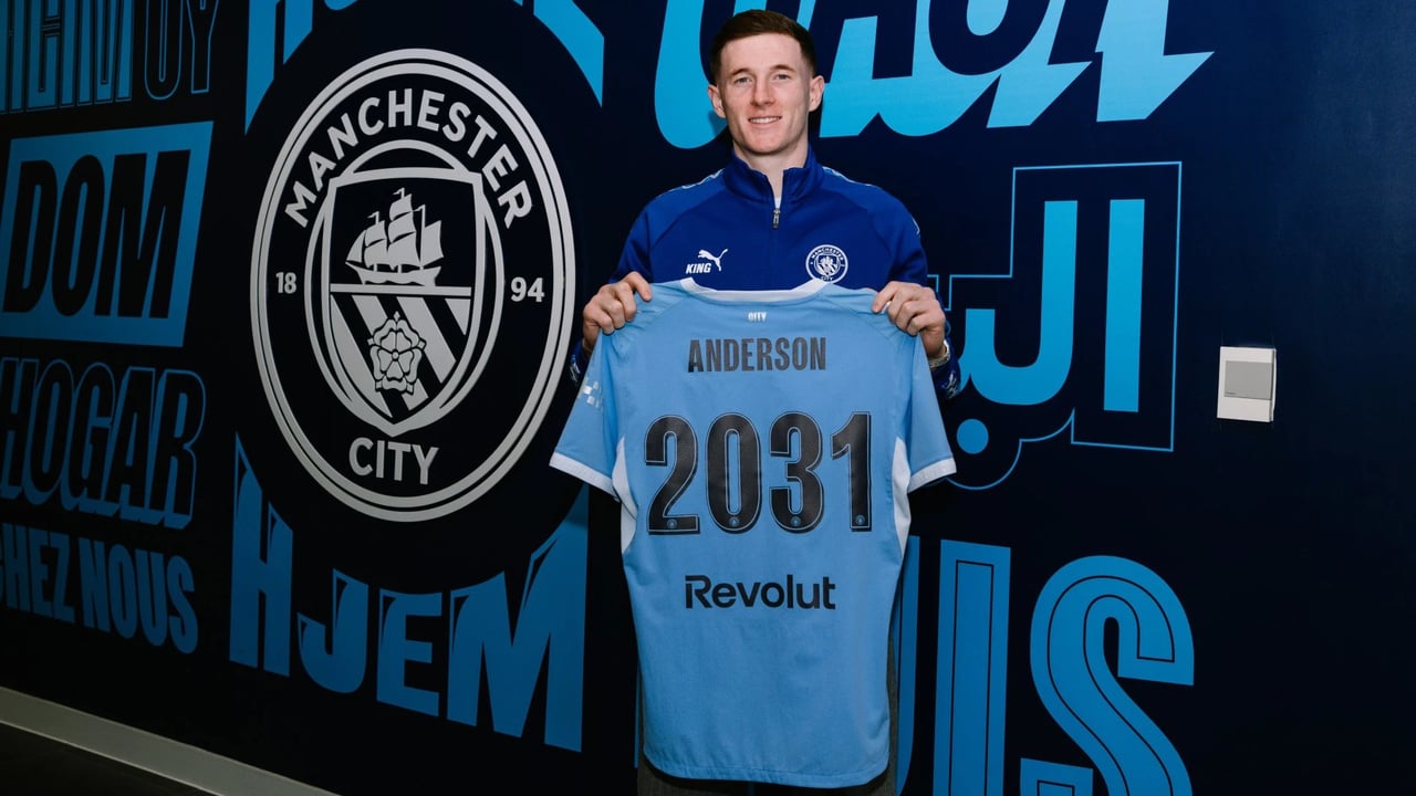 El Manchester City presenta el fichaje más caro de su historia: 135 millones por Elliot Anderson