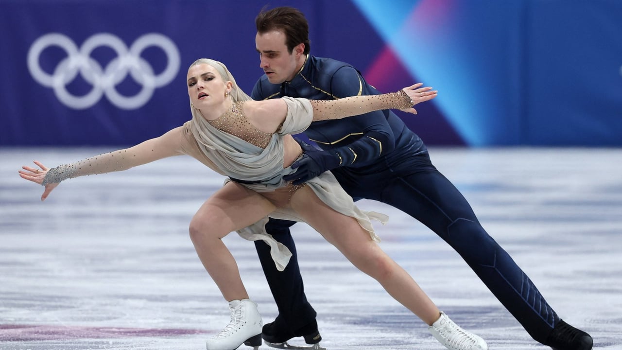 Olivia Smart y Tim Dieck acarician el diploma olímpico con Sofía Val y Asaf Kazimov emocionando al publico de Milano Cortina 2026