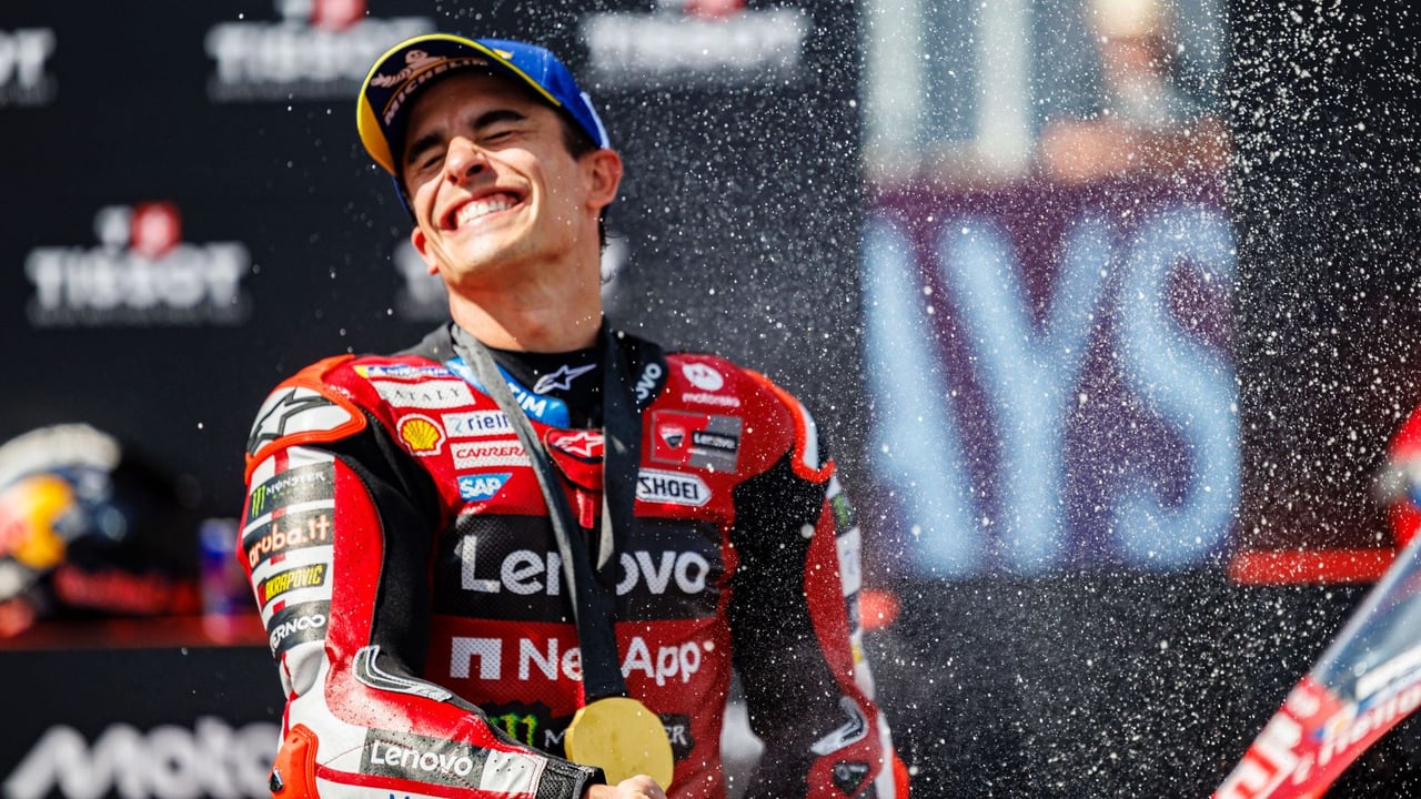 La locura de Marc Márquez se impone en Hungría y le convierte en centenario