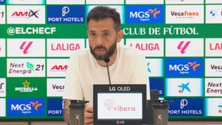 El enfado de Carlos Corberán: "No te puedo contestar yo, es que no te puedo contestar yo"