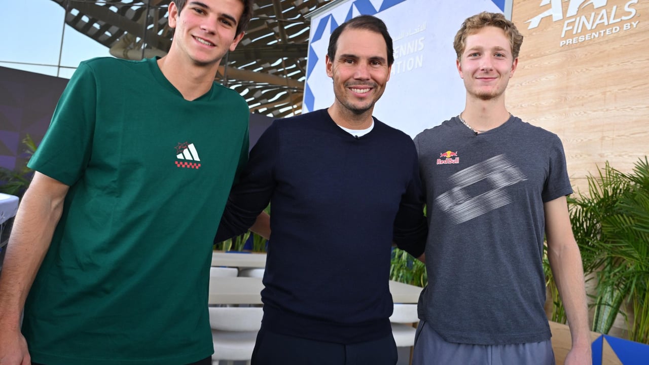 Rafa Nadal bendice a los dos estrellas del futuro del tenis español