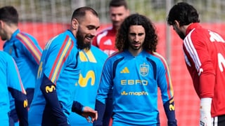 Borja Iglesias y Cucurella reciben una propuesta inesperada lejos del fútbol: "Nos los llevaríamos de gira sin duda"
