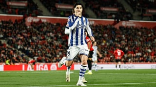 Carlos Soler encuentra lo que buscaba en la Real Sociedad: "Vine para pelear por cosas y ojalá juegue mi tercera final de Copa del Rey"